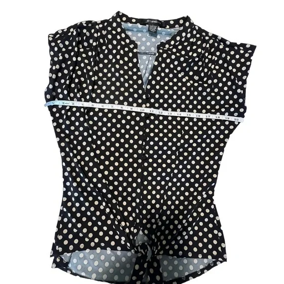 89th & Madison Button Up Tie Front Polka Dot Top size: Large - Picture 5 of 6